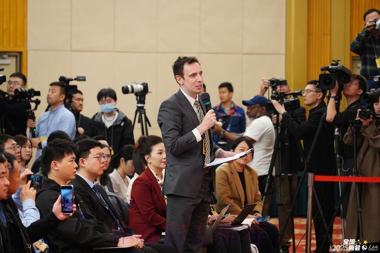 记者-维尼修斯下赛季可能会改穿7号或11号